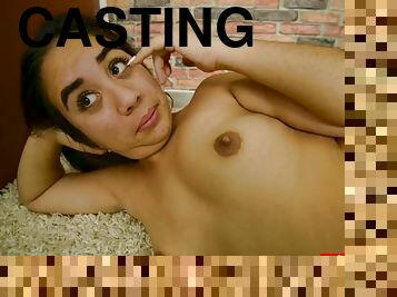 Venezolana joven pasa sensual casting donde se aprecia su jugoso trasero - Latina