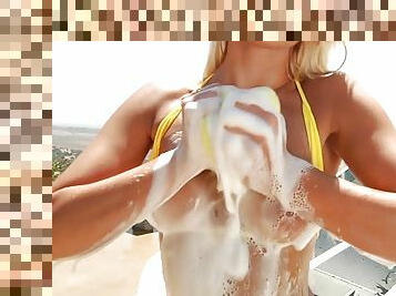 Anikka albrite gives this mustang a sexy wash