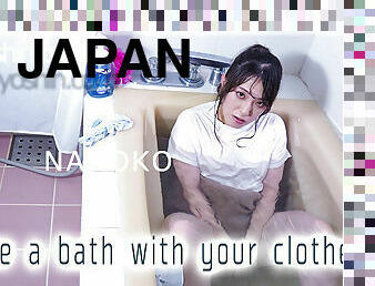 Take a bath with your clothes on. - Fetish Japanese Video