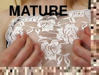 masturbation, mature, ados, doigtage, blonde, mignonne, chatte, solo, rasé, jambes