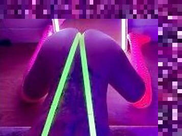 Blacklight rave slut dresses up in neon to masturbate and play with ass. I want to get pegged