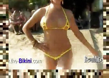 davno-snimljeni, plaža, bikini