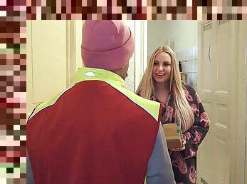 German Teen Couple talk postman to Fuck his Girlfriend while he watch