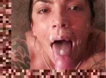 gros-nichons, amateur, fellation, énorme-bite, maison, couple, sur-le-visage, ejaculation, brunette, tatouage