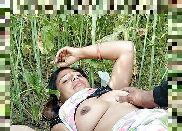 Hot Sexy Bhabhi Ko Dever Ne Sarso Khet Mein Bulakar Ki Khub Chudai