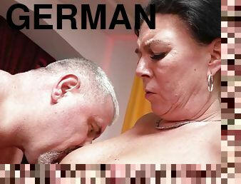 gros-nichons, tricherie, échangistes-et-libertins, femme, amateur, mature, milf, hardcore, allemand, femme-au-foyer