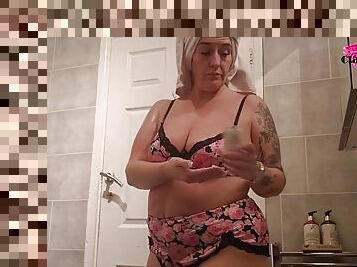 Hot Mom films Herself gets out of the bath and gets ready