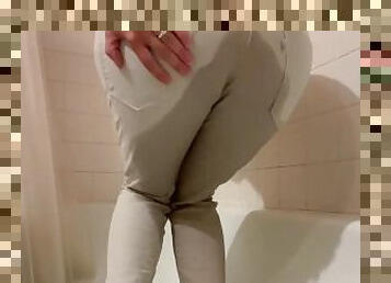 pisser, giclée, amateur, fétiche, massive, solo, jeans, blanc