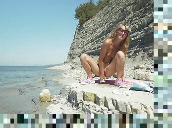 énorme, nudiste, en-plein-air, jouet, plage, blonde, kinky, gode, solo