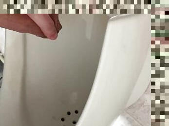 orgasme, pisser, public, ejaculation-sur-le-corps, toilette, alcool