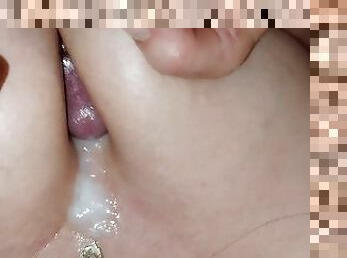 gros-nichons, amateur, ejaculation-sur-le-corps, milf, branlette, française, couple, point-de-vue, ejaculation, blonde