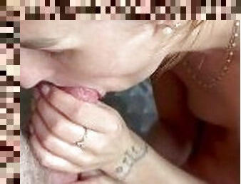 baignade, maigre, amateur, fellation, ejaculation-sur-le-corps, ejaculation, blonde, douche, petits-seins