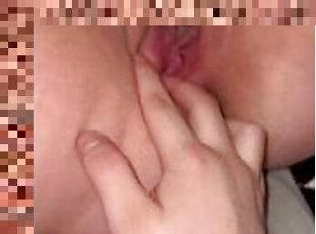 cul, masturbation, orgasme, chatte-pussy, amateur, ados, jouet, doigtage, secousses, première-fois