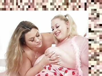 2 BBW LESBIANS FUCKING