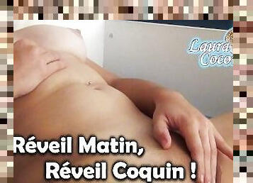 LauraCoconuts #2 - Rveil matin, rveil coquin - Petite tudiante se carresse jusqu' l'orgasme