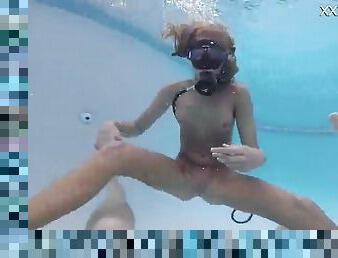 Sophie Murena is the hottest solo babe underwater